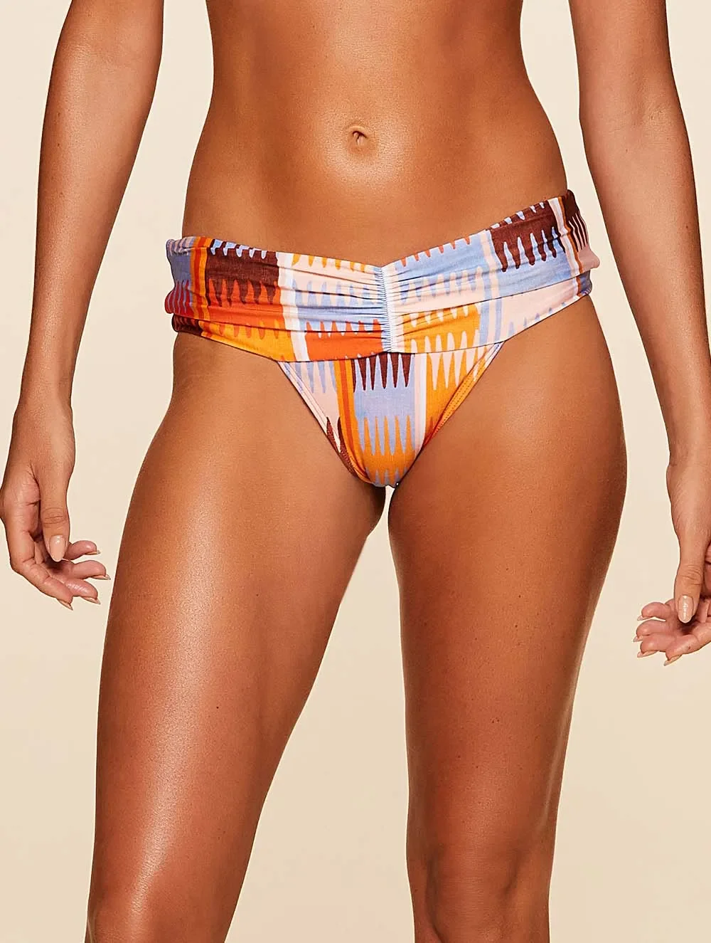 Biquíni Top Meia Taça + Tanga Lateral Larga Estampada Solanas - Cia Marítima