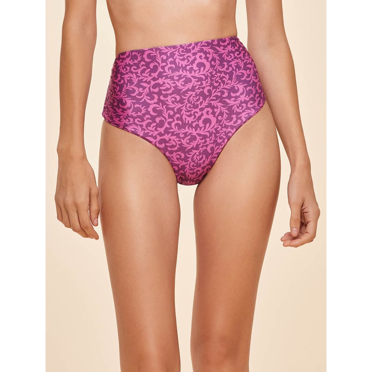 Biquíni Top Meia Taça em V + Hot Pants Lovina - Cia Marítima