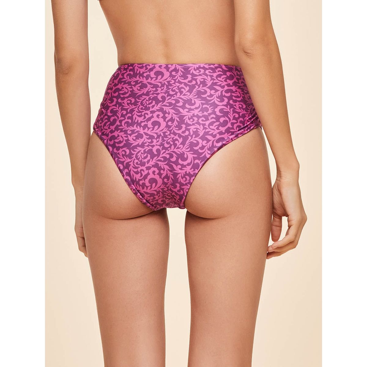 Biquíni Top Meia Taça em V + Hot Pants Lovina - Cia Marítima