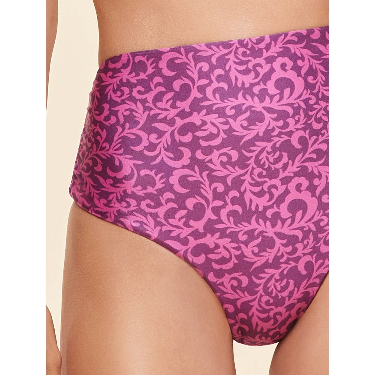 Biquíni Top Meia Taça em V + Hot Pants Lovina - Cia Marítima