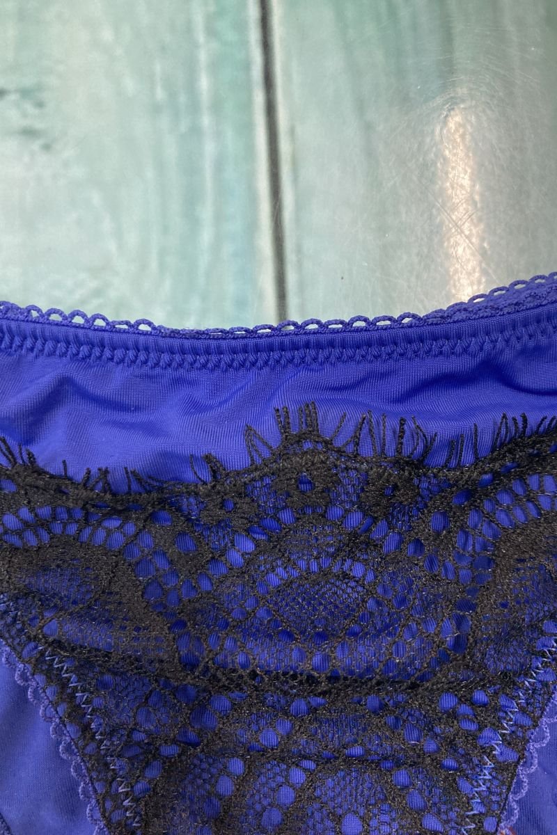 Calcinha Tradicional Azul Bic - Belles