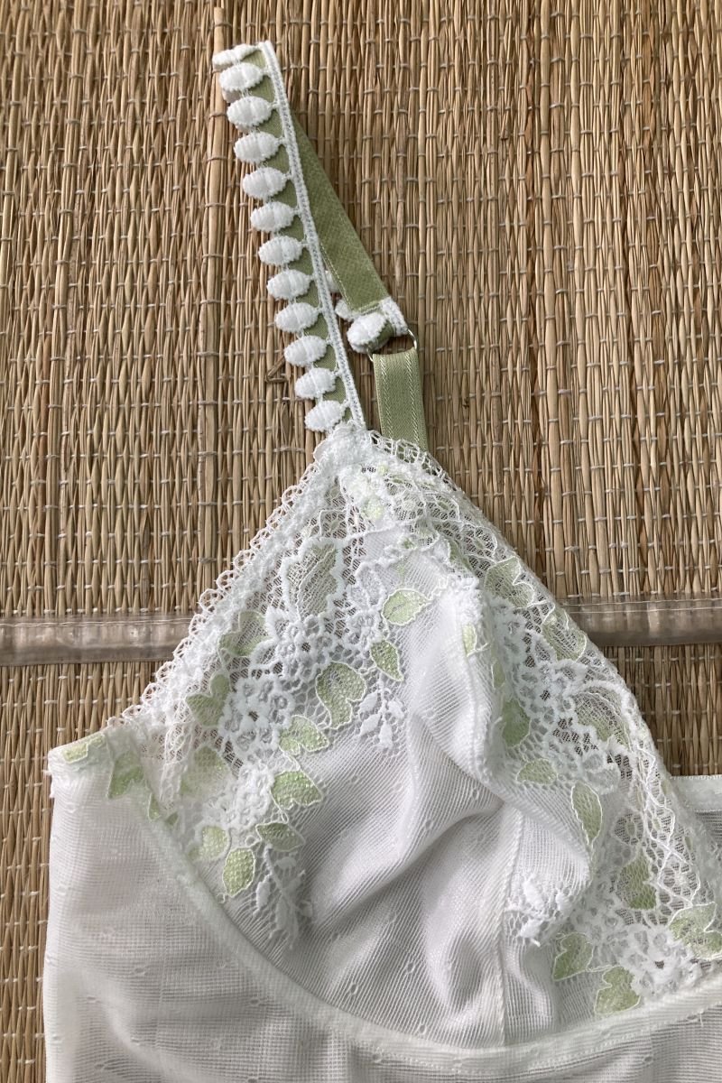 Camisola Curta Off com Verde - Belles