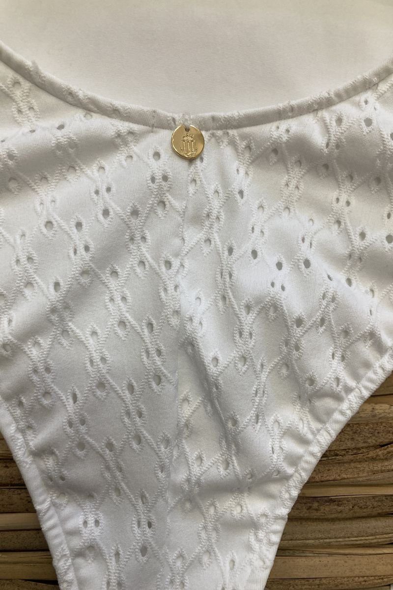Maiô Frente Única em Laise Branco - Belles