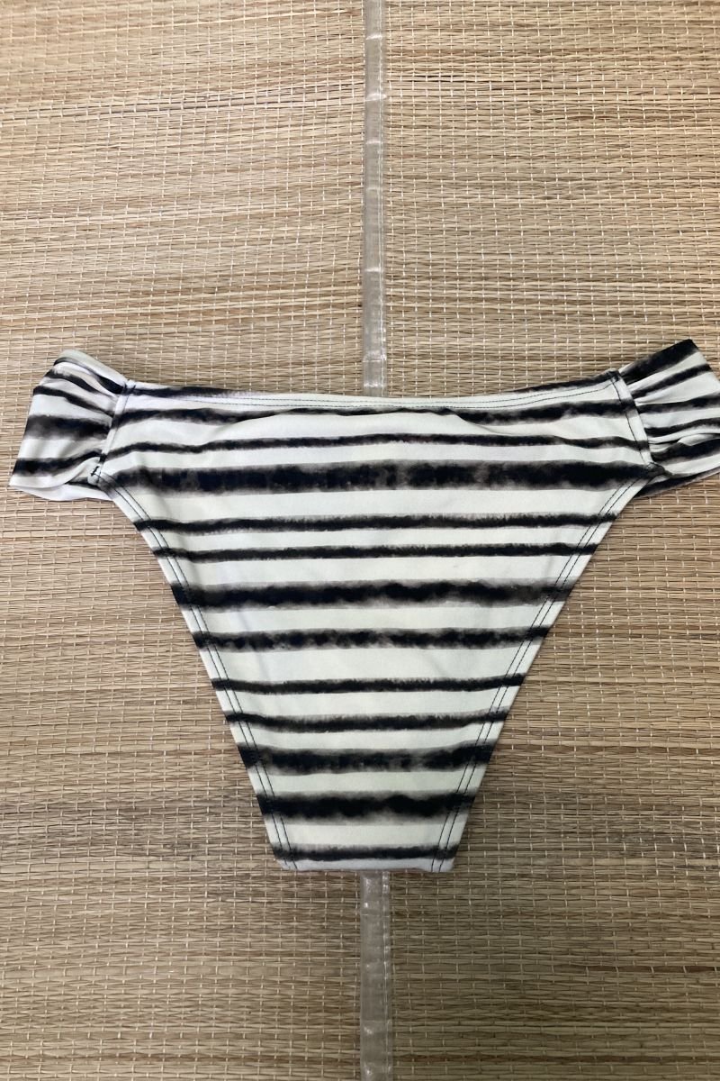 Tanga Com Lateral Larga Franzida Cristalina - Acqua by Classic